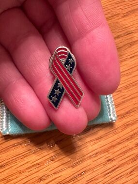 Tiffany & Co | Vintage USA Ribbon Lapel Pin